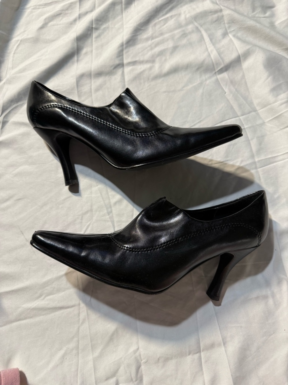 Impo Black Pointed-Toe Kitten Heels